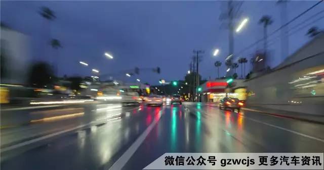 如果时速开到200公里 雨刮还能不能用？