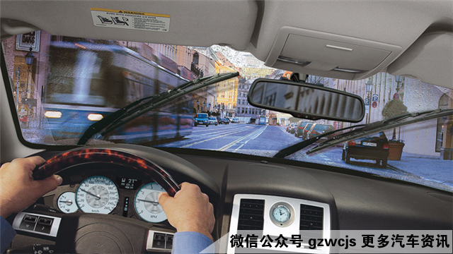 如果时速开到200公里 雨刮还能不能用？