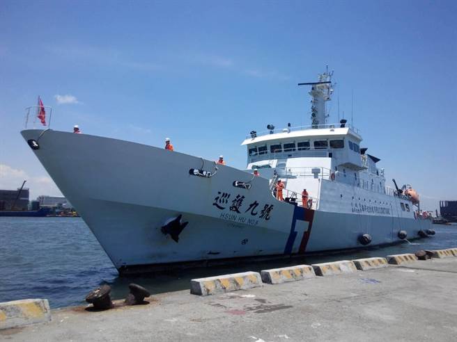 执行1个月的巡护任务后,31日中午返抵台湾高雄港