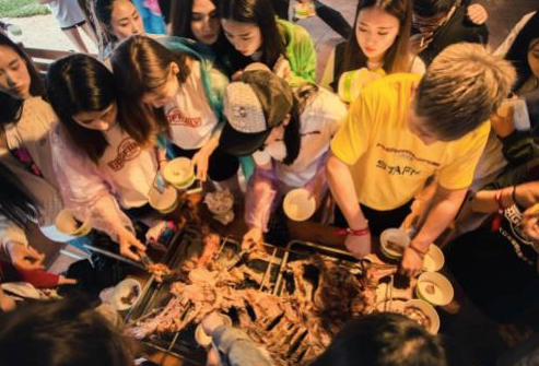 500辆改装车太湖撒欢是什么场面