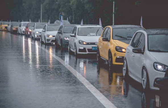 500辆改装车太湖撒欢是什么场面