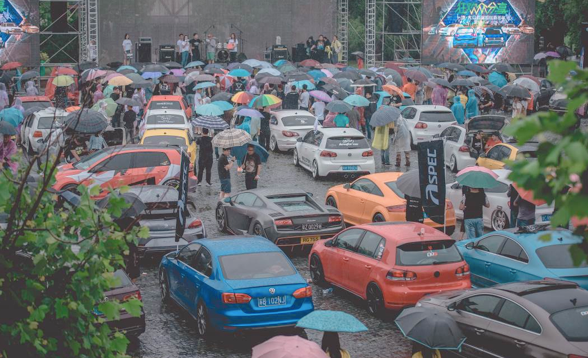 500辆改装车太湖撒欢是什么场面