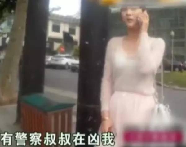 奔驰女司机撒娇 警察哥哥给你5千块私了吧