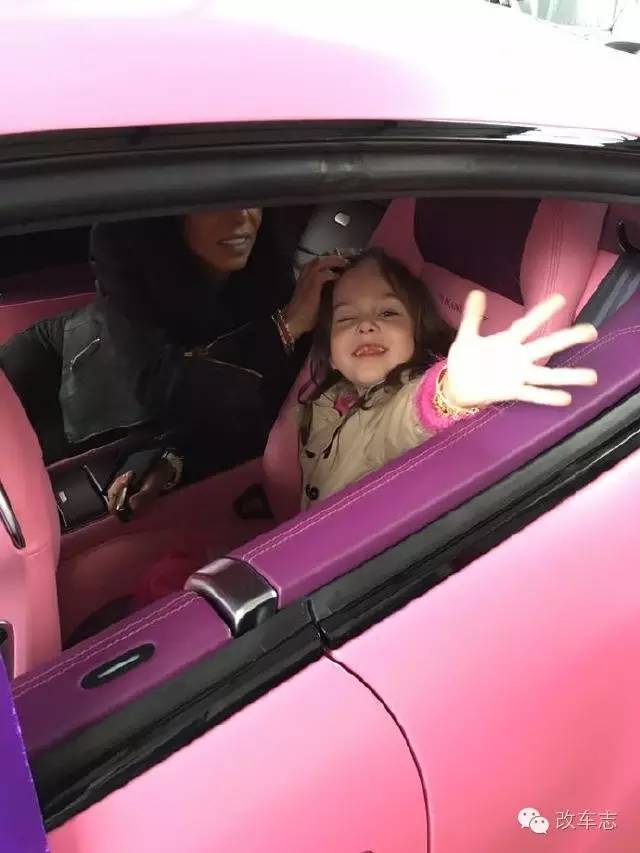 别人的儿童节 富豪送5岁女儿粉色宾利豪车