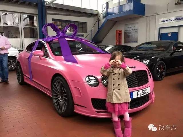 别人的儿童节 富豪送5岁女儿粉色宾利豪车