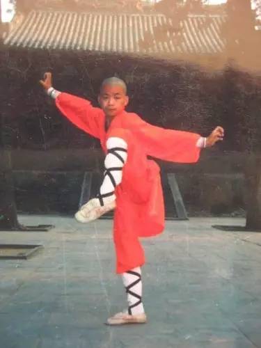 “傻根儿”从种地到买豪车娶校花 做了啥？