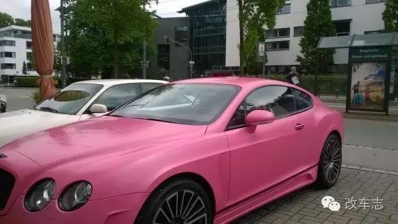 别人的儿童节 富豪送5岁女儿粉色宾利豪车