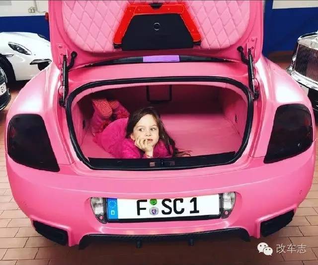 别人的儿童节 富豪送5岁女儿粉色宾利豪车