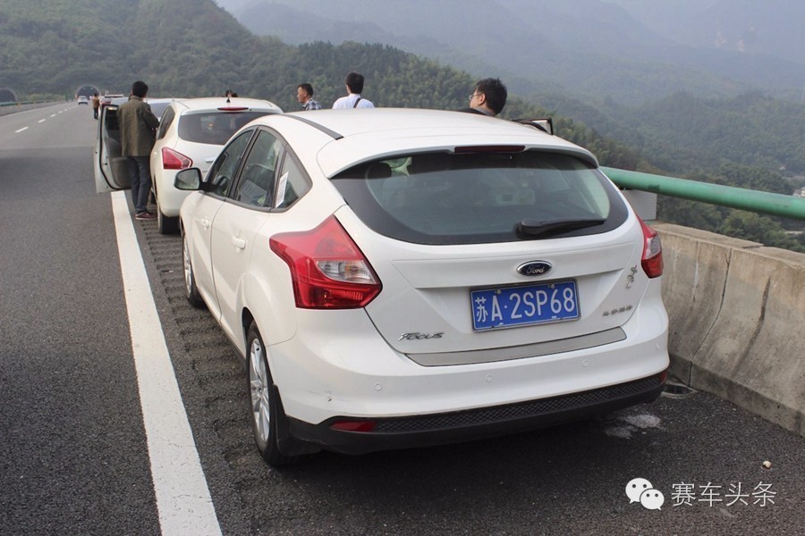 记住，赛道上压线比马路上压线贵100倍！