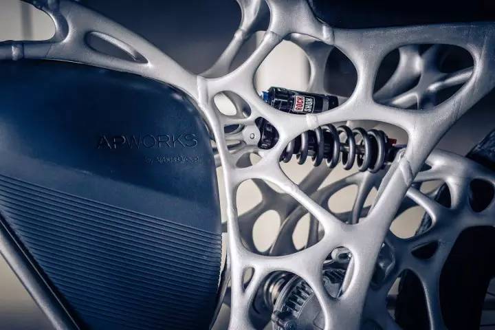 设计见闻 | 这大概是世界最性感的摩托车