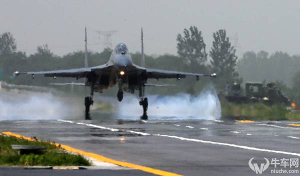 为什么修建高速公路通常高于一般路面？