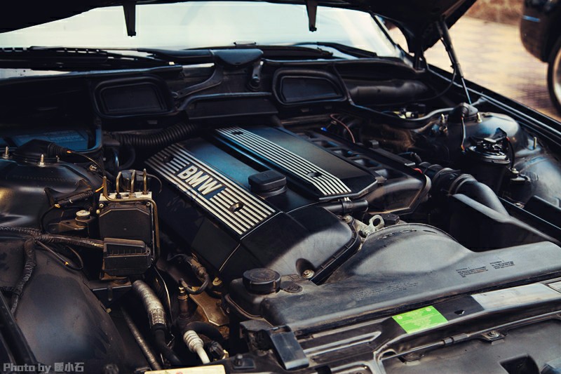 拥有一部老宝马 品味改装车从容之美