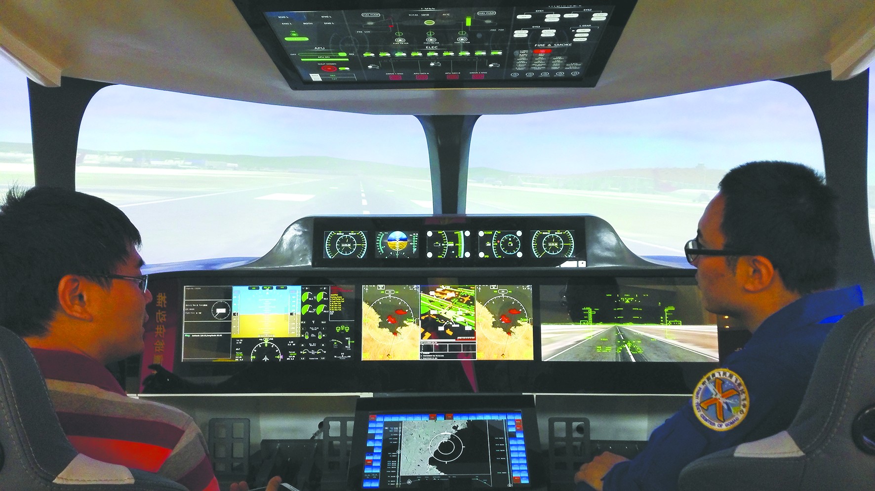 商飞展出民机未来智能驾驶舱可助消除失联隐患