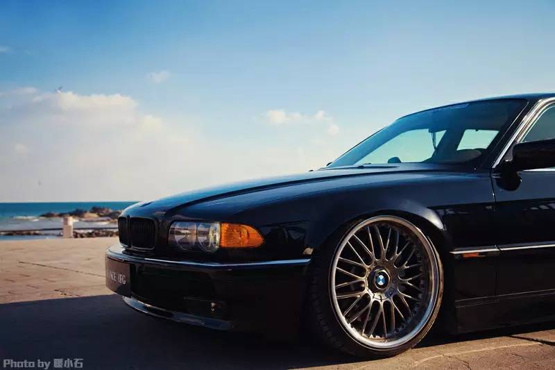 拥有一部老宝马 品味改装车从容之美