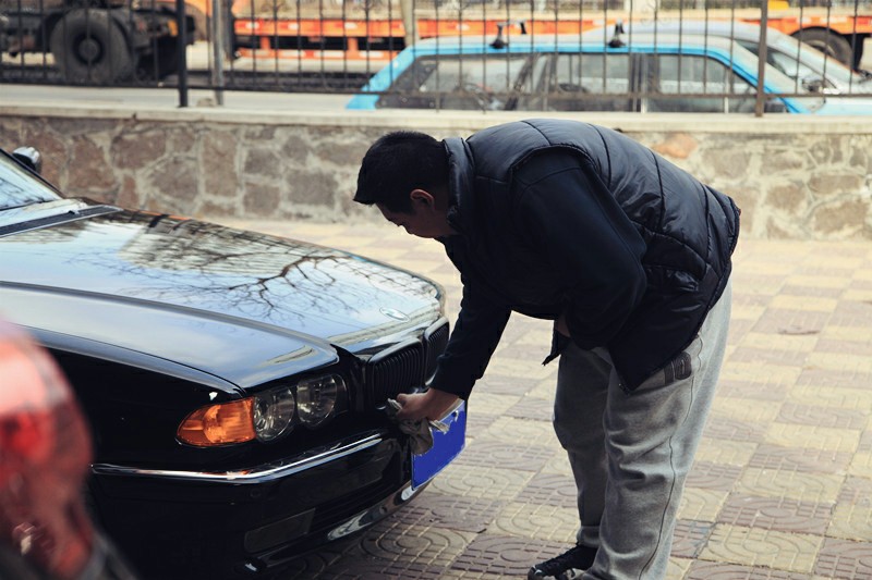 拥有一部老宝马 品味改装车从容之美