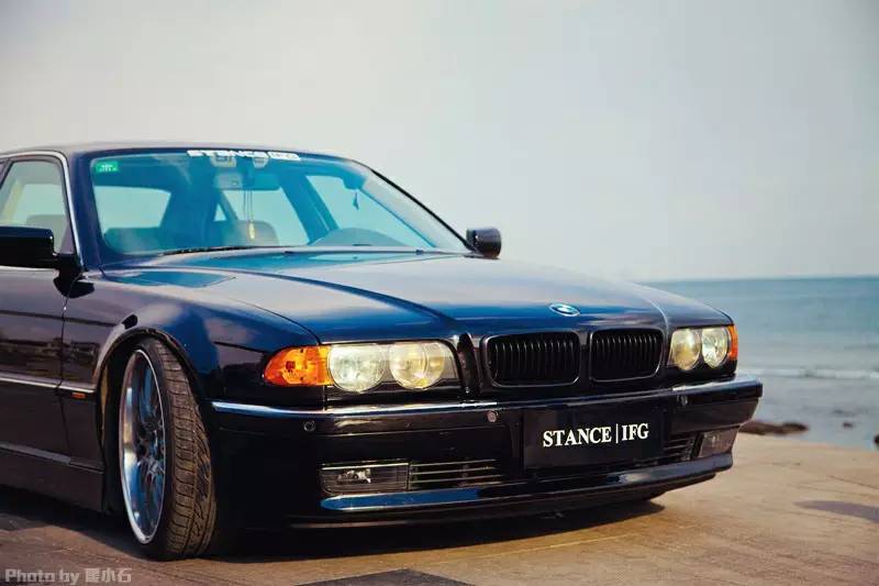 拥有一部老宝马 品味改装车从容之美