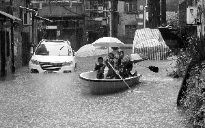 中国大部地区进入主汛期 多条江河水位超1998年