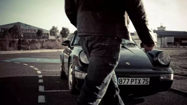 【男人必看】女人心中男人最帅的开车姿势