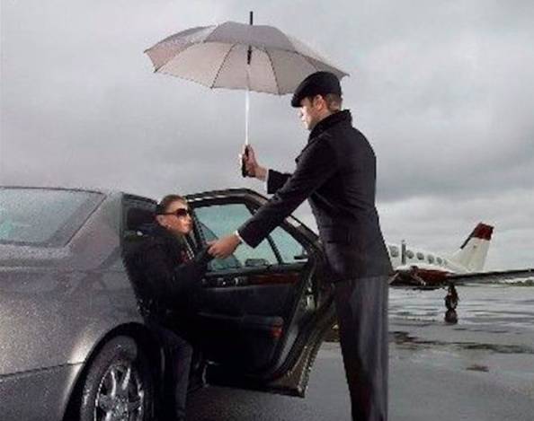 【男人必看】女人心中男人最帅的开车姿势