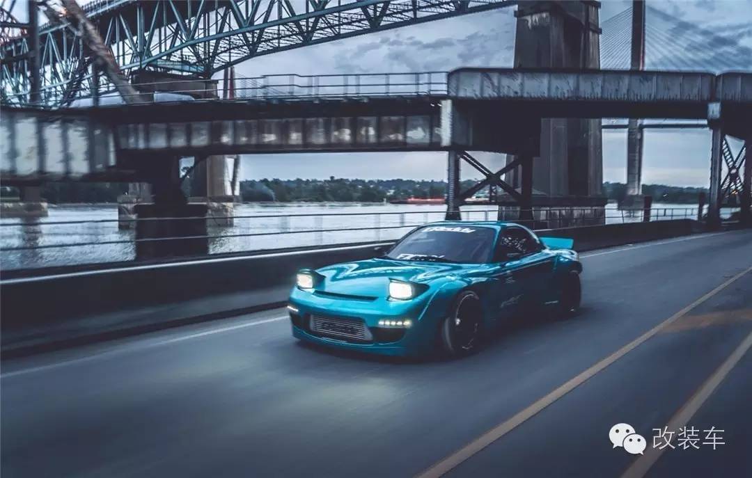 窒息之美 马自达RX-7改装火箭兔宽体套件