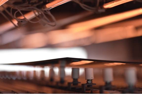 “表面功夫”很重要 一块汽车玻璃的故事