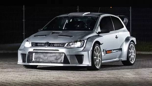 昨天我开三菱EVO输给了大众菠萝！