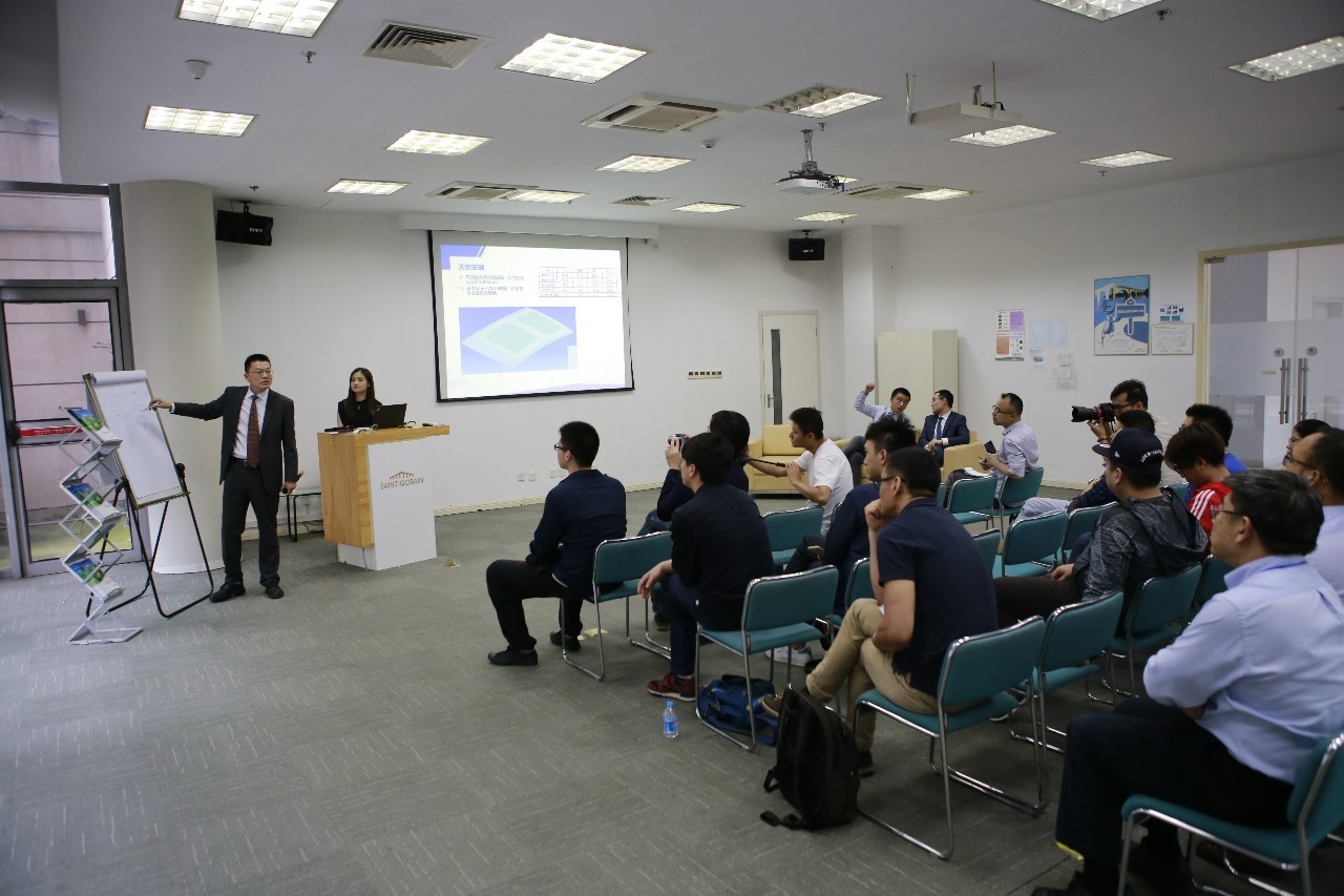 “表面功夫”很重要 一块汽车玻璃的故事