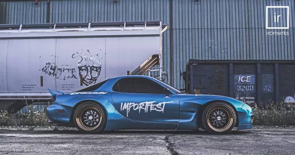 窒息之美 马自达RX-7改装火箭兔宽体套件