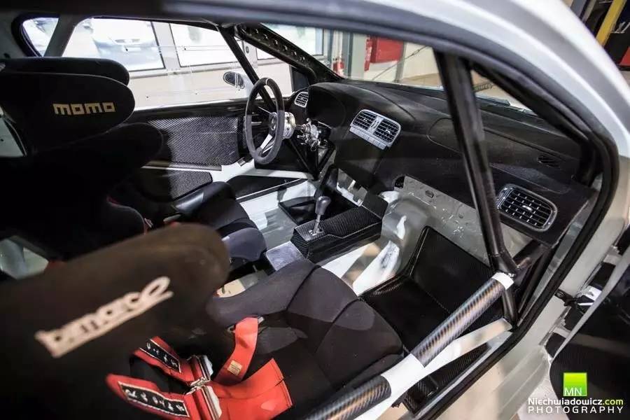 昨天我开三菱EVO输给了大众菠萝！