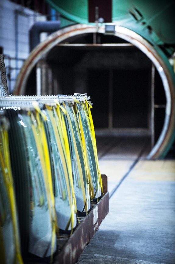 “表面功夫”很重要 一块汽车玻璃的故事