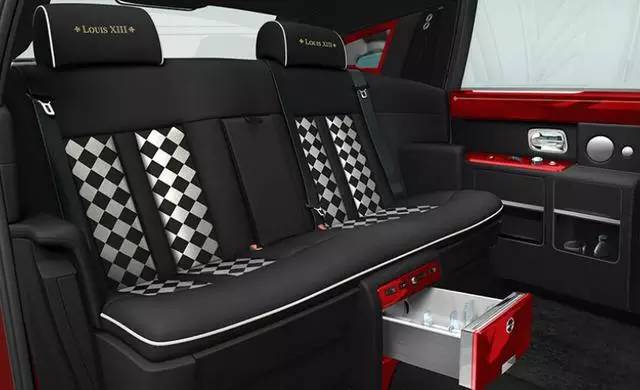 澳门大叔才是人生赢家 幻影车队+模特媳妇