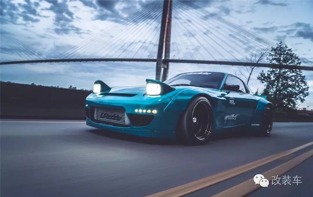 窒息之美 马自达RX-7改装火箭兔宽体套件