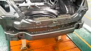 怎么选？紧凑级高配or中级车低配？