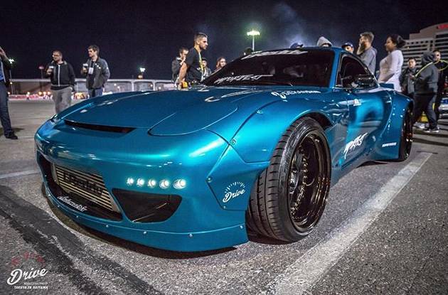 窒息之美 马自达RX-7改装火箭兔宽体套件