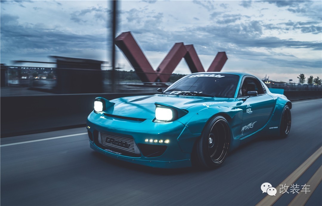 窒息之美 马自达RX-7改装火箭兔宽体套件