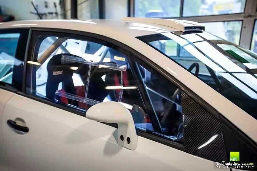 昨天我开三菱EVO输给了大众菠萝！