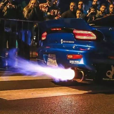 窒息之美 马自达RX-7改装火箭兔宽体套件