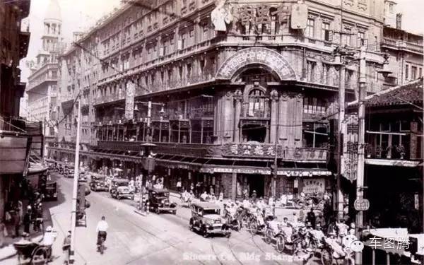 中国汽车为什么靠右行？原来有这么多故事！