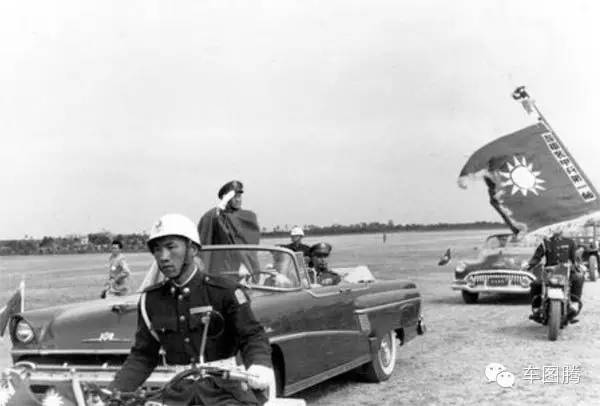 中国汽车为什么靠右行？原来有这么多故事！