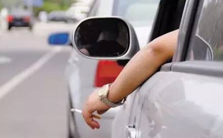 【男人必看】女人心中男人最帅的开车姿势