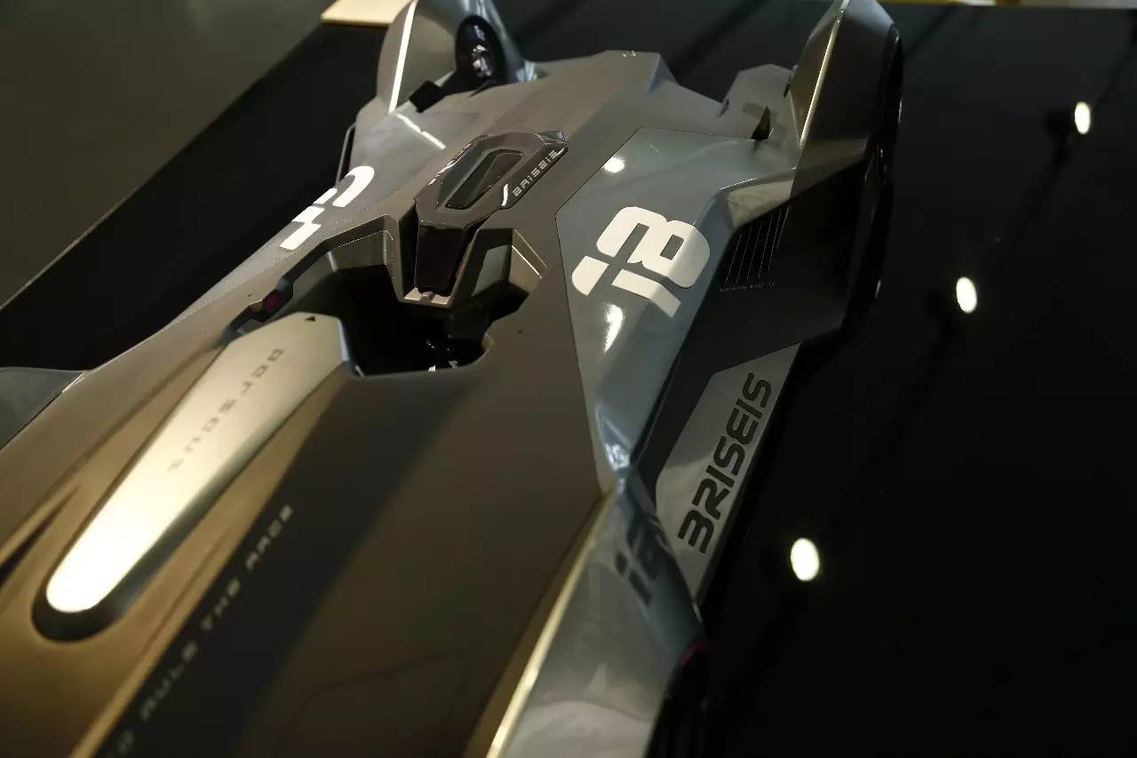 央美专题 赵梓涵与他的虚拟现实中的勒芒