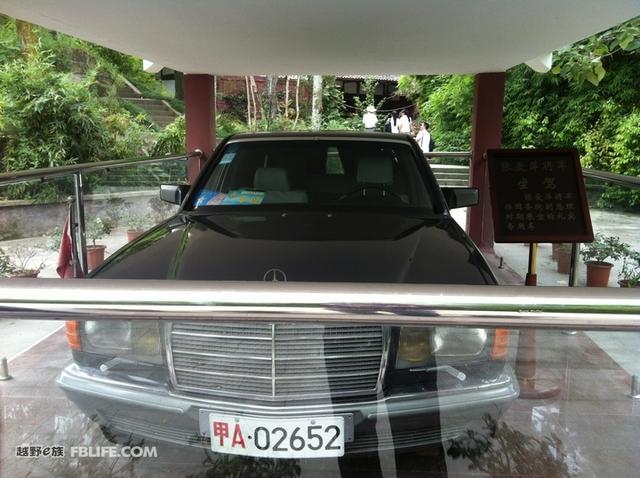 车牌为甲a02652军牌的高规格奔驰座驾 车主值得人们尊敬