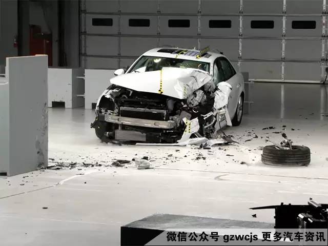 BBA谁最耐撞？买前先看它们撞毁的样子