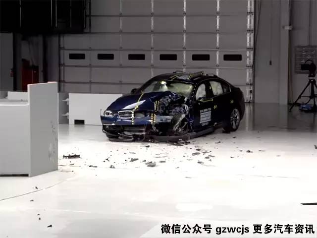 BBA谁最耐撞？买前先看它们撞毁的样子