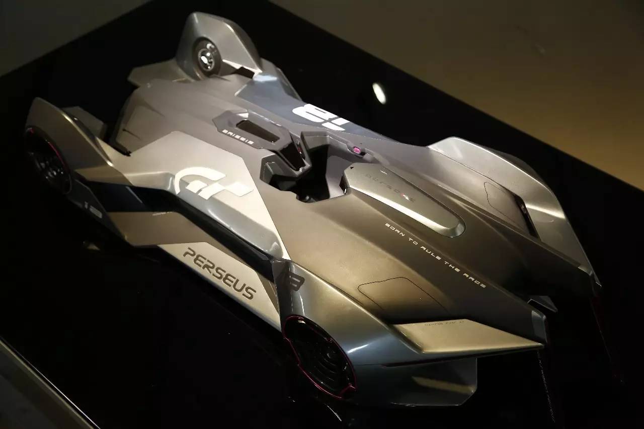 央美专题 赵梓涵与他的虚拟现实中的勒芒