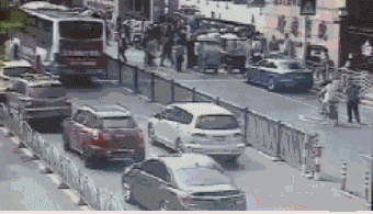 【关注女司机】油门不踩不知道 一踩吓一跳