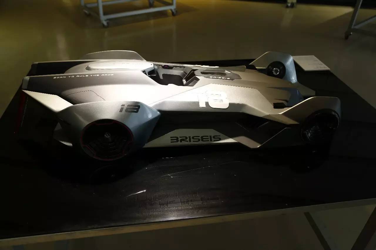 央美专题 赵梓涵与他的虚拟现实中的勒芒