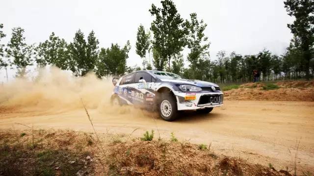 登封次日战况惨烈 一汽-大众军团顽强拼搏