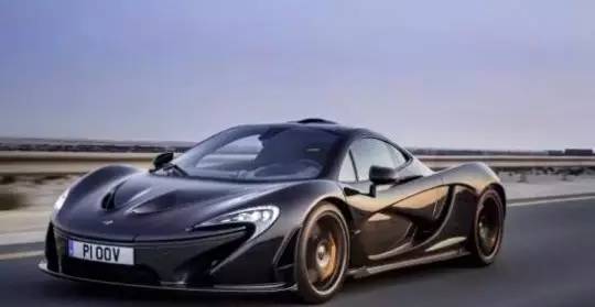 给豪车都不会开！因为你可能都进不去车门