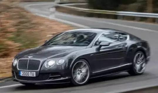 给豪车都不会开！因为你可能都进不去车门